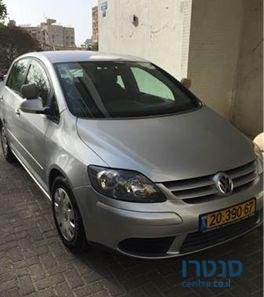 2009' Volkswagen Golf photo #3