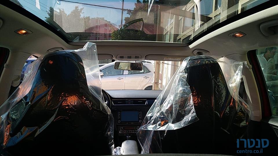 2015' Skoda Rapid photo #4