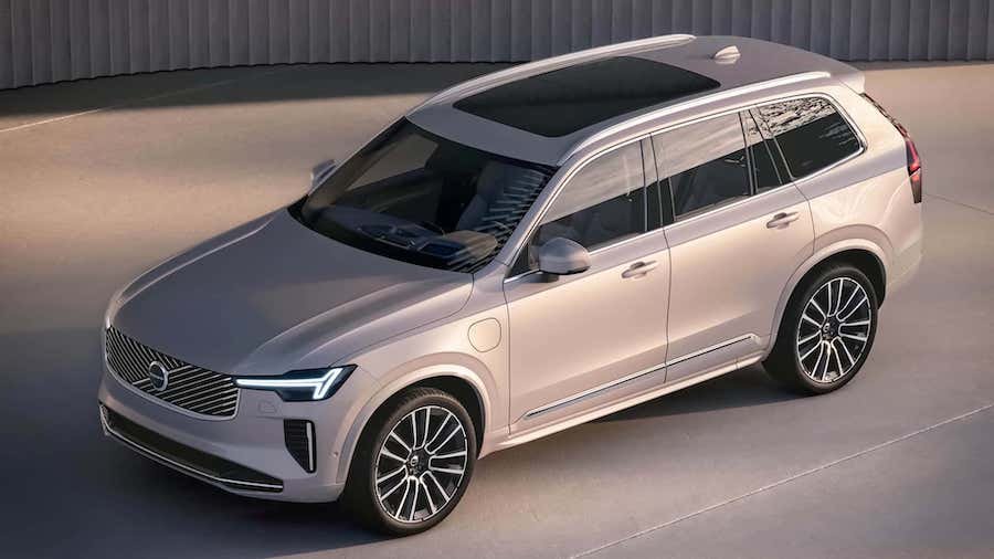 Volvo представила обновленный флагманский кроссовер XC90