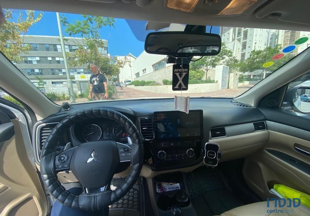 2017' Mitsubishi Outlander מיצובישי אאוטלנדר photo #4