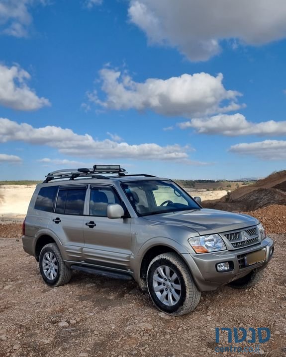 2002' Mitsubishi Pajero מיצובישי פג'רו photo #1
