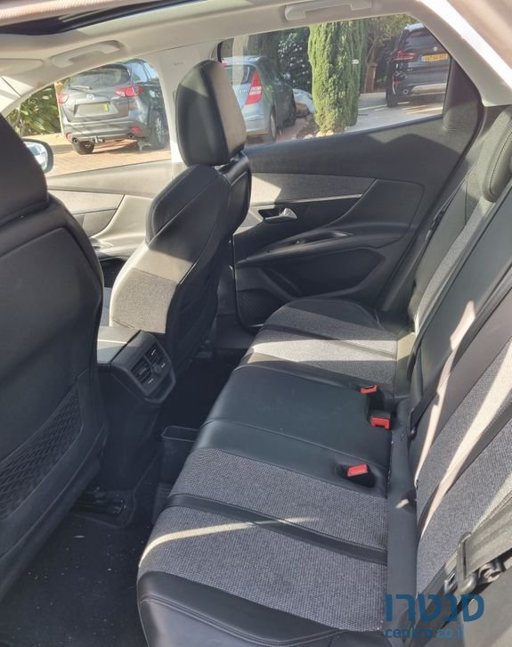 2018' Peugeot 3008 פיג'ו photo #2