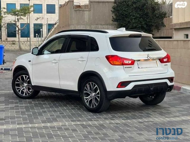 2019' Mitsubishi ASX photo #2