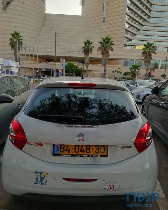 2015' Peugeot 208 פיג'ו photo #2