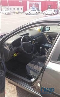 2003' Renault Laguna photo #3