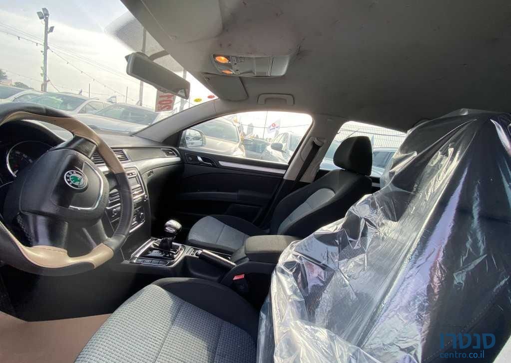 2011' Skoda Superb סקודה סופרב photo #2