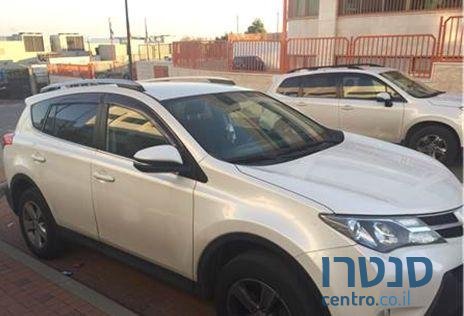 2013' Toyota photo #2