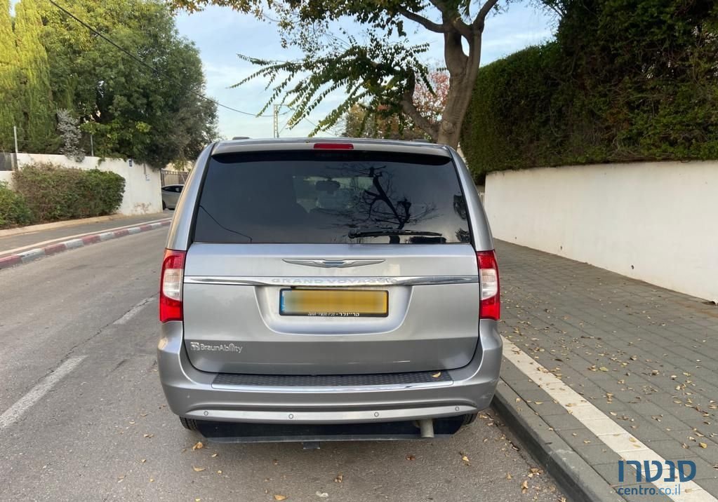 2016' Chrysler Grand Voyager קרייזלר גראנד וויאג'ר photo #3