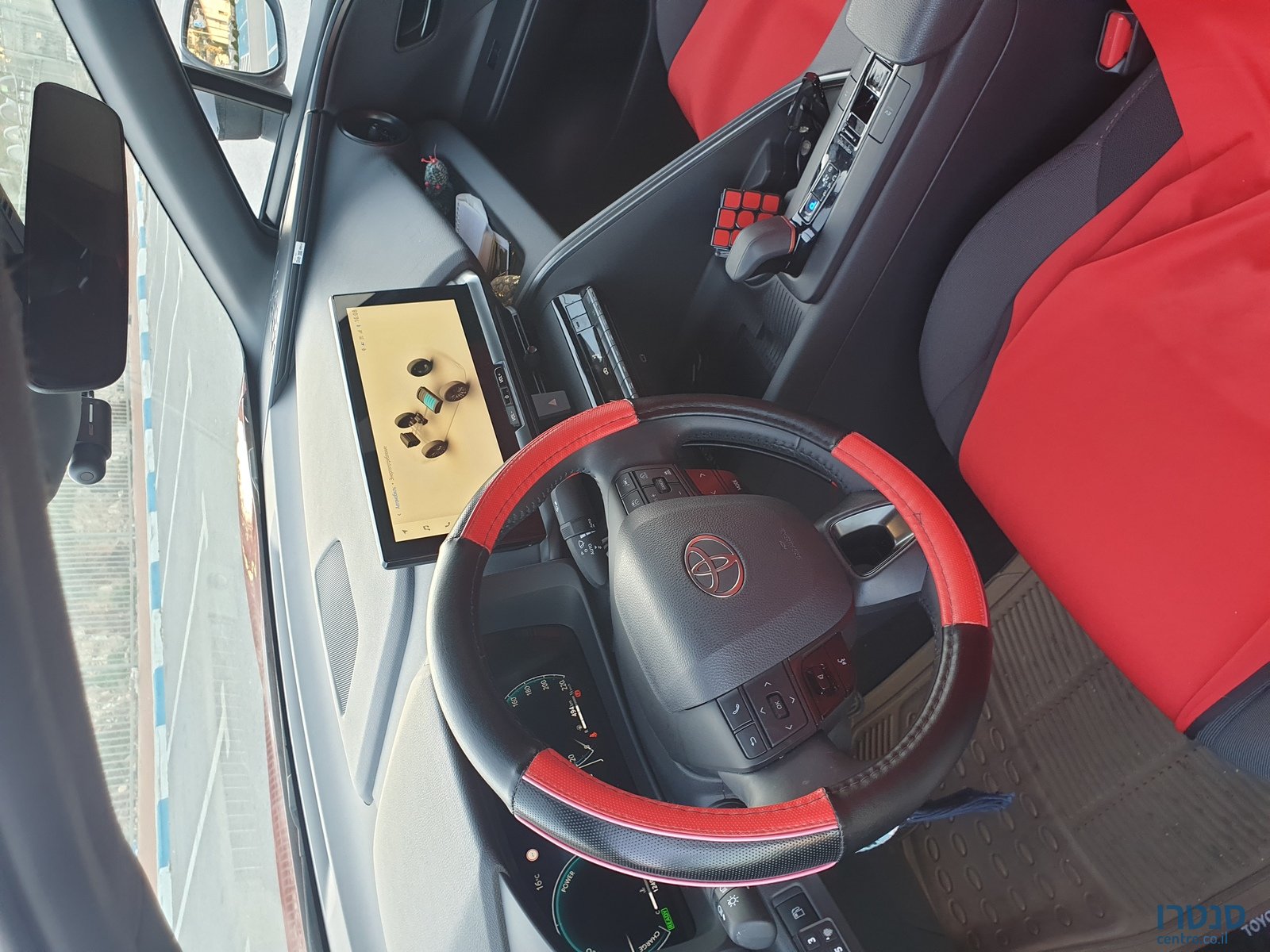 2024' Toyota C-HR 2.0 photo #7