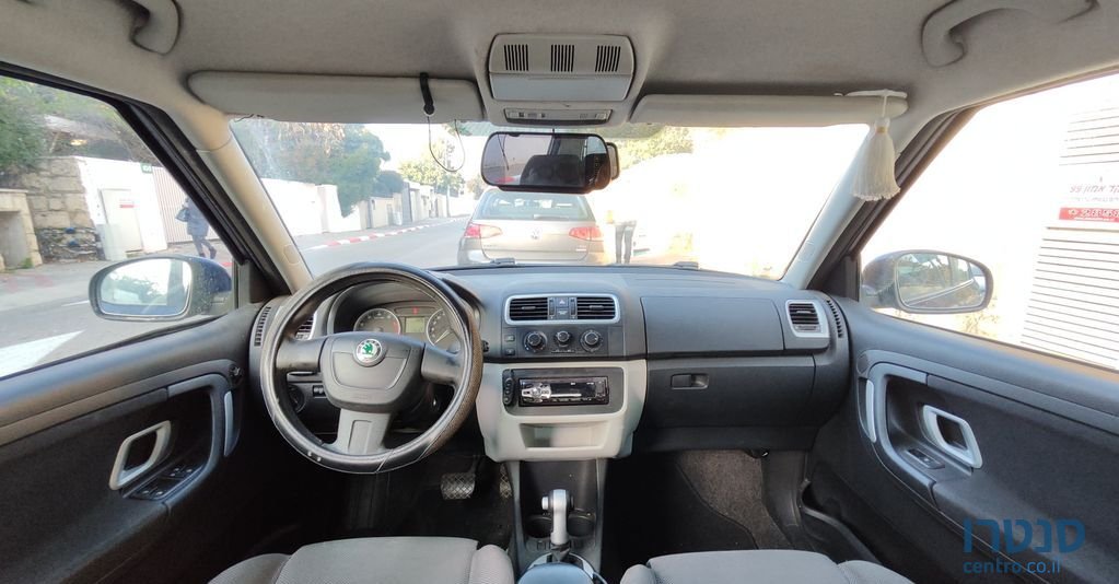 2009' Skoda Fabia סקודה פאביה photo #1