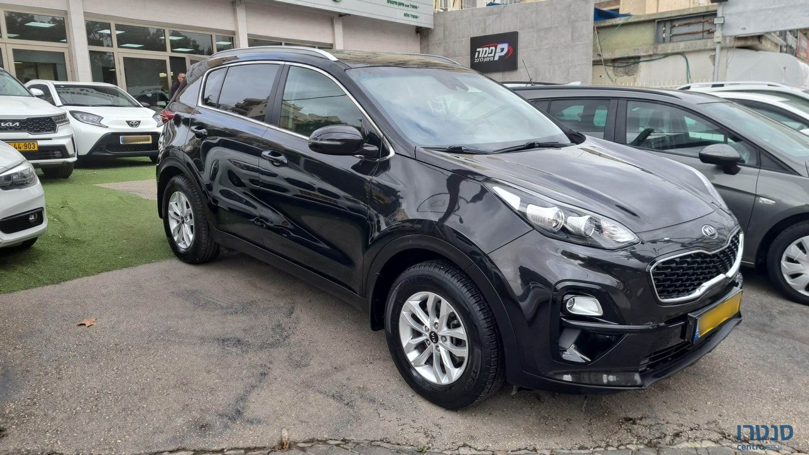 2020' Kia Sportage photo #2