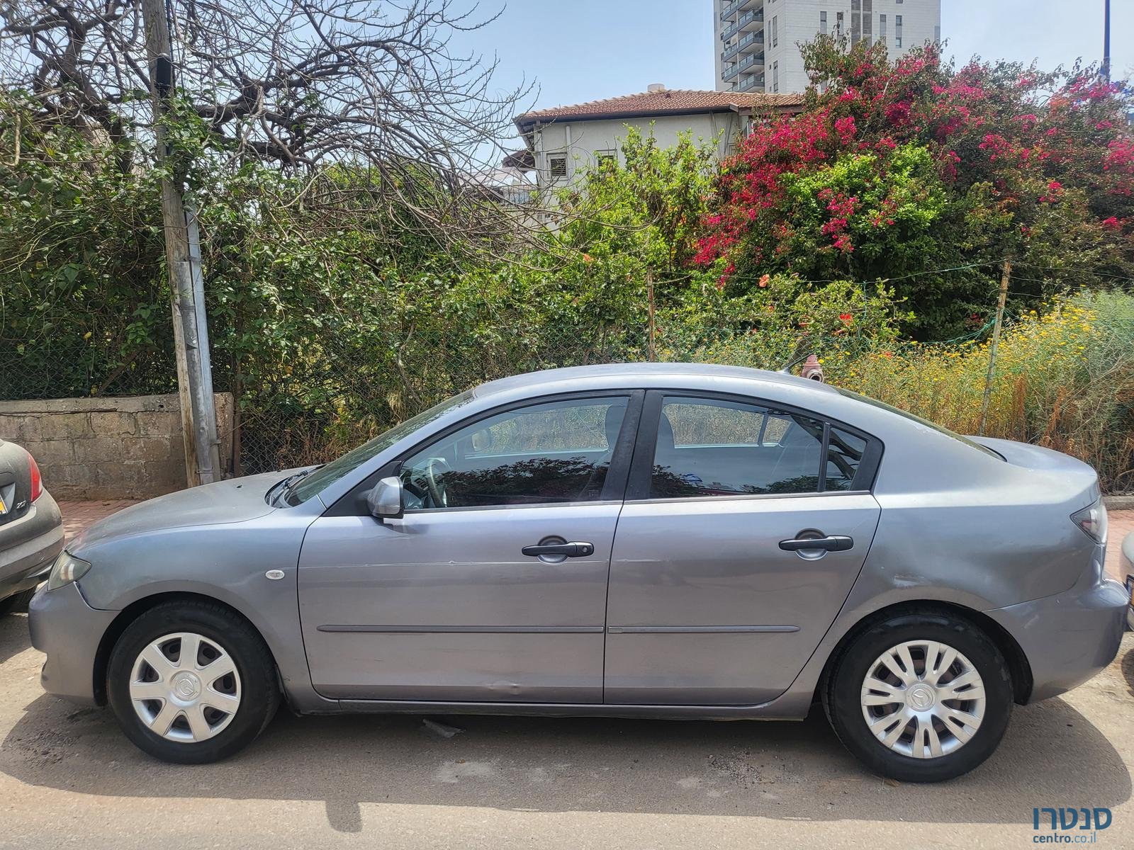 2005' Mazda 3 photo #4