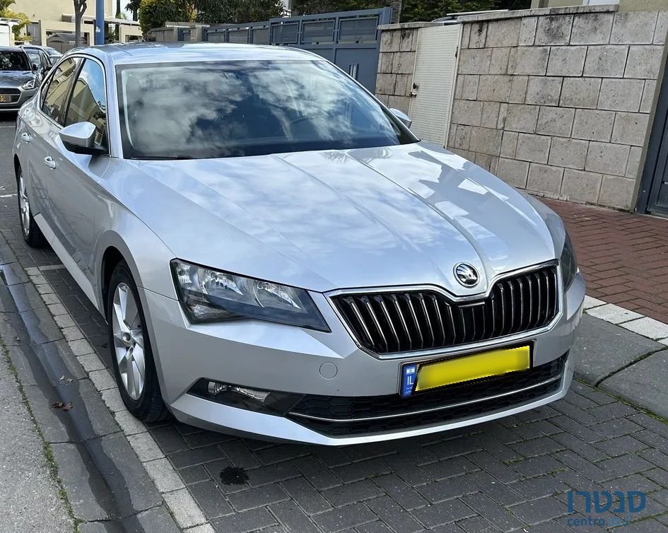 2018' Skoda Superb סקודה סופרב photo #3
