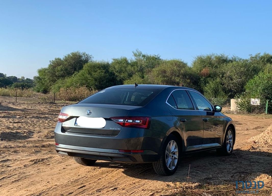 2017' Skoda Superb סקודה סופרב photo #3