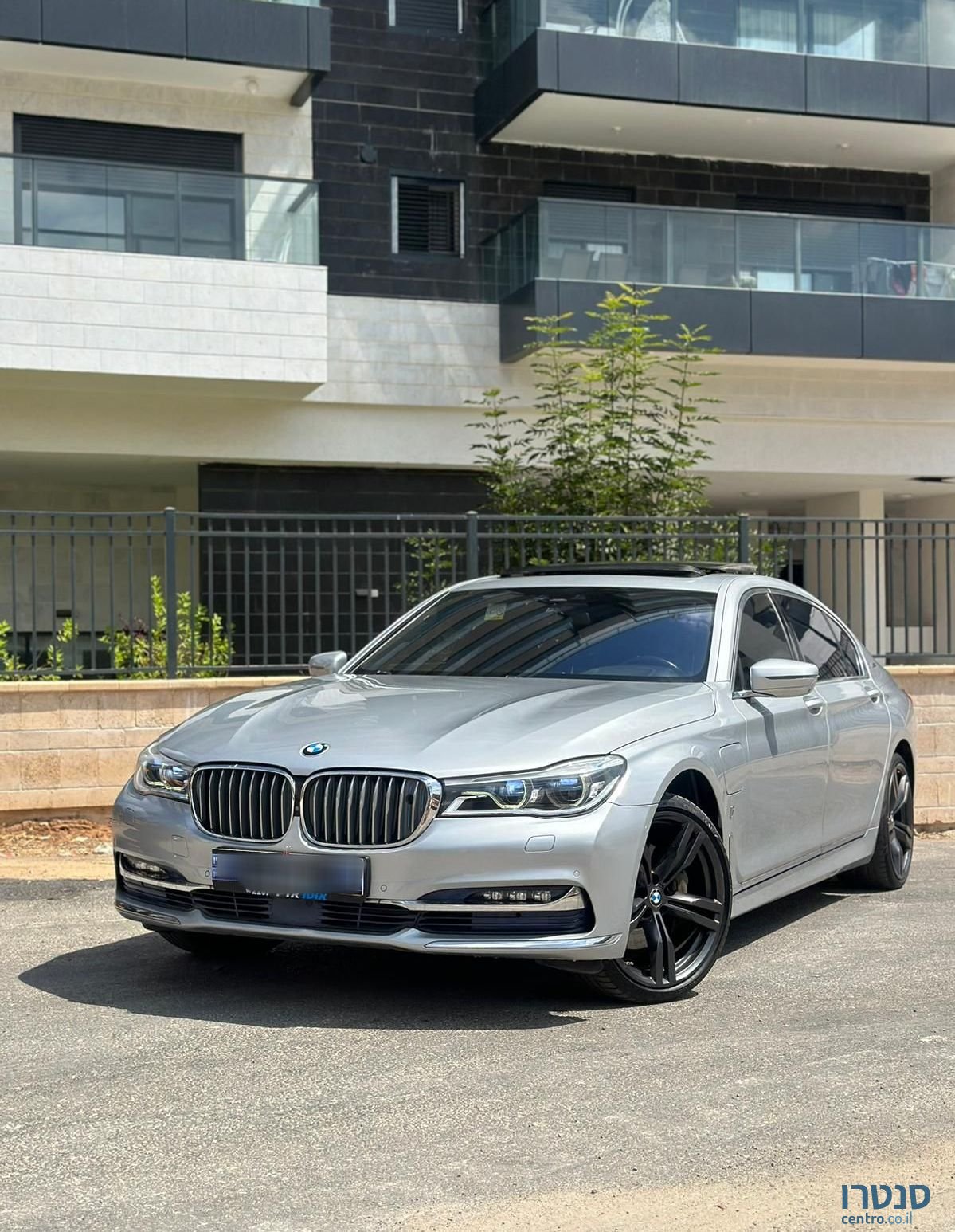 2017' BMW 7 Series ב מ וו סדרה 7 photo #1