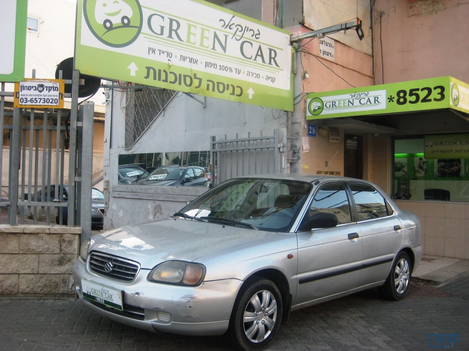 2002' Suzuki Baleno photo #2