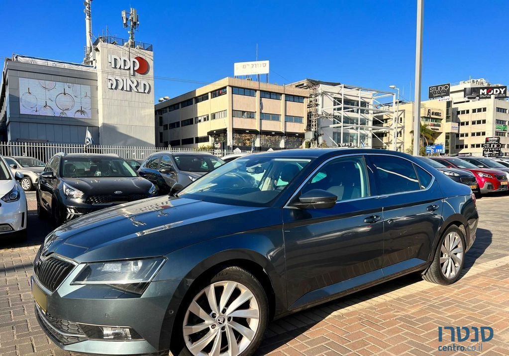 2018' Skoda Superb סקודה סופרב photo #2