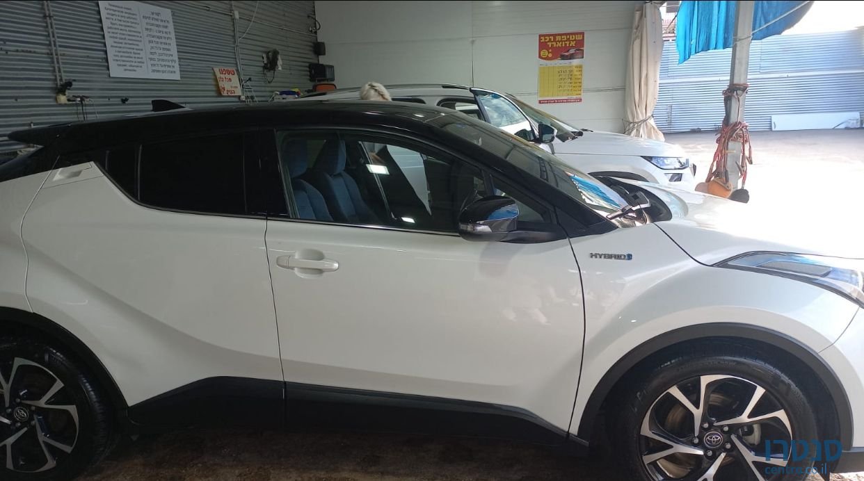 2018' Toyota C-HR טויוטה photo #3