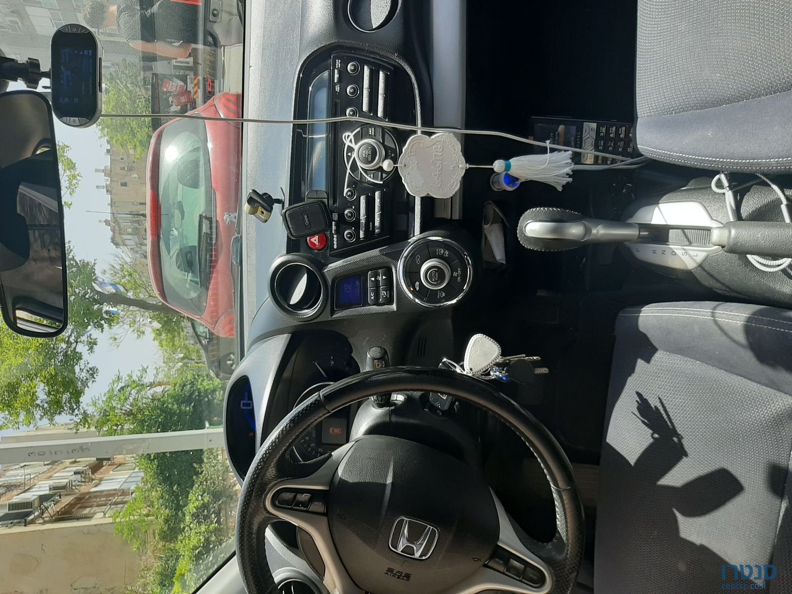 2014' Honda Insight photo #7