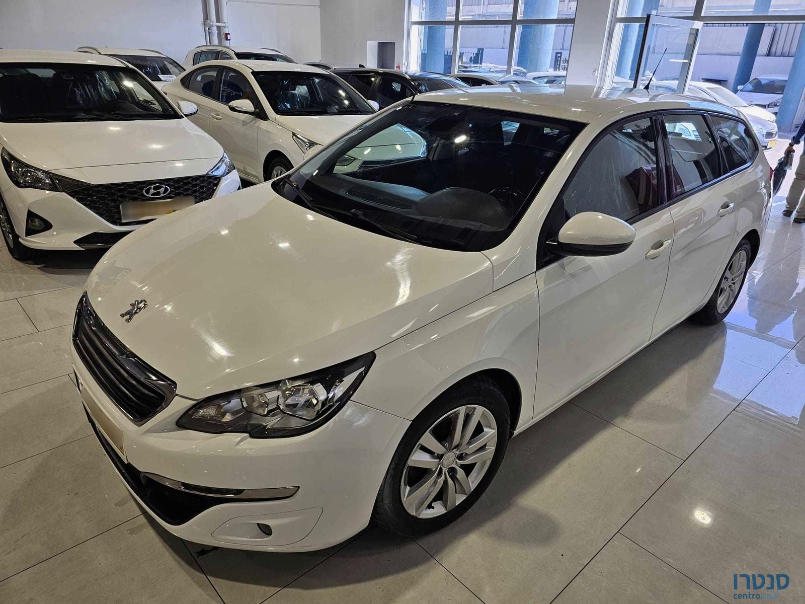 2016' Peugeot 308 photo #1