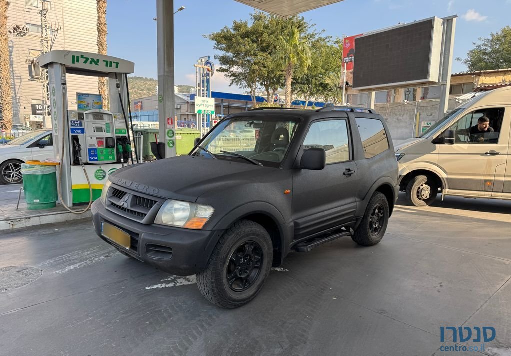 2001' Mitsubishi Pajero מיצובישי פג'רו photo #1
