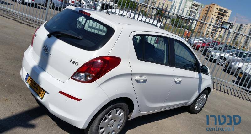 2015' Hyundai i20 photo #4
