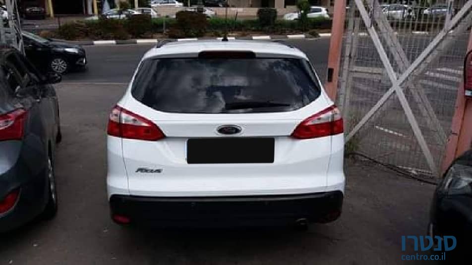 2012' Ford Focus photo #4