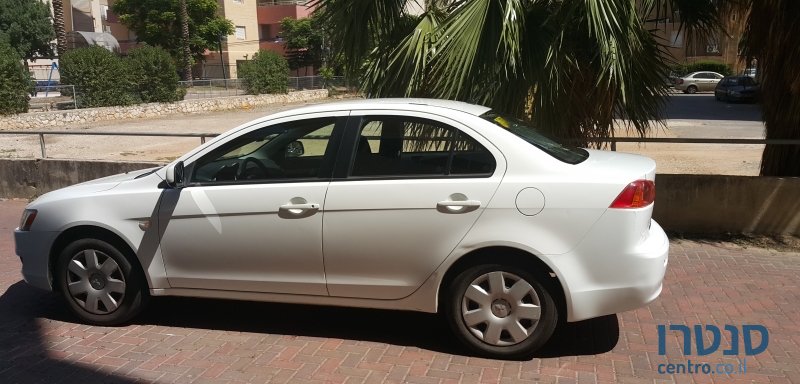 2011' Mitsubishi Lancer photo #4