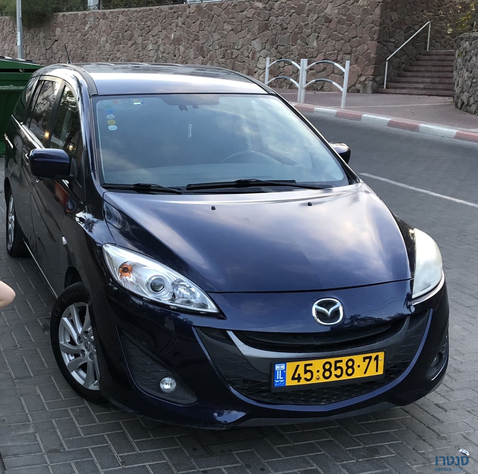 2011' Mazda 5 Уневирсал photo #1