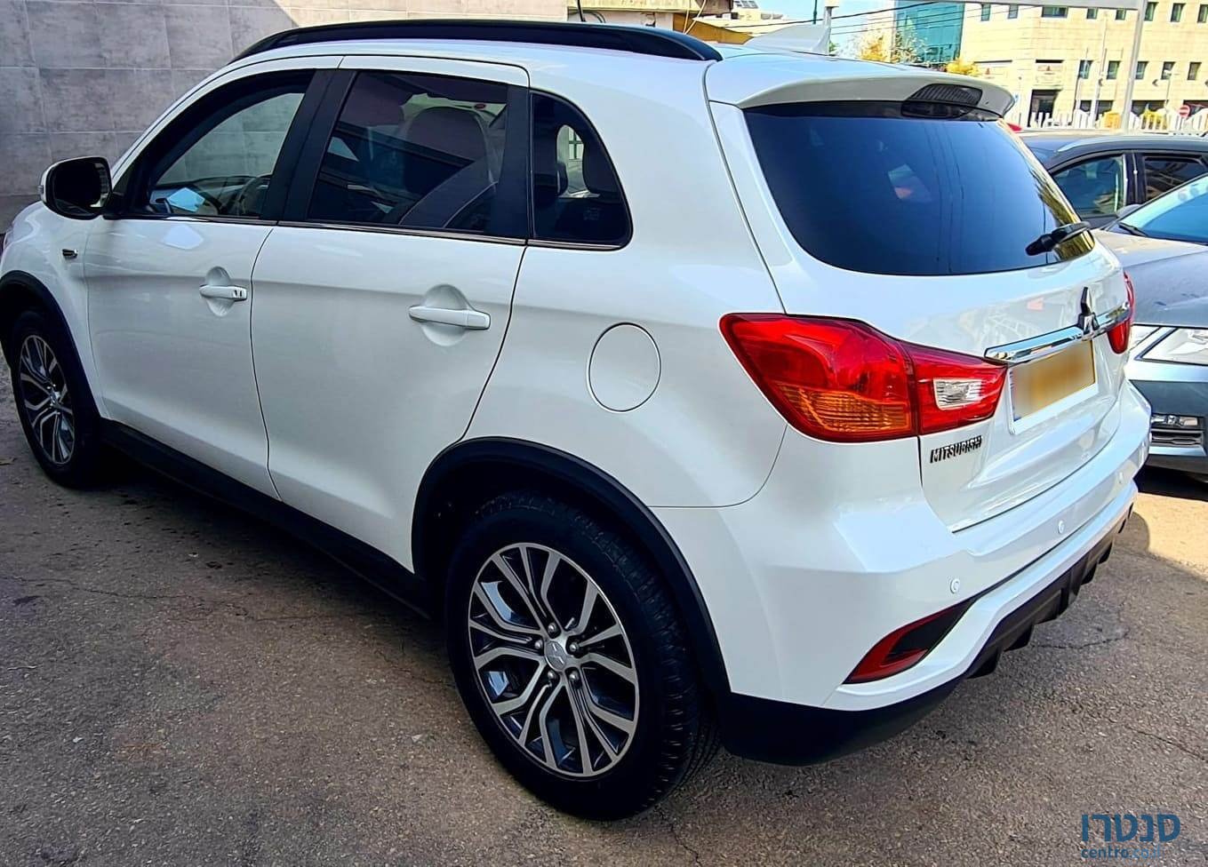 2019' Mitsubishi ASX photo #3
