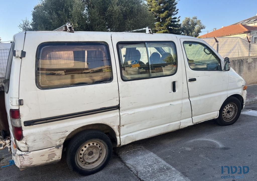 2003' Toyota HiAce טויוטה הייאס photo #5