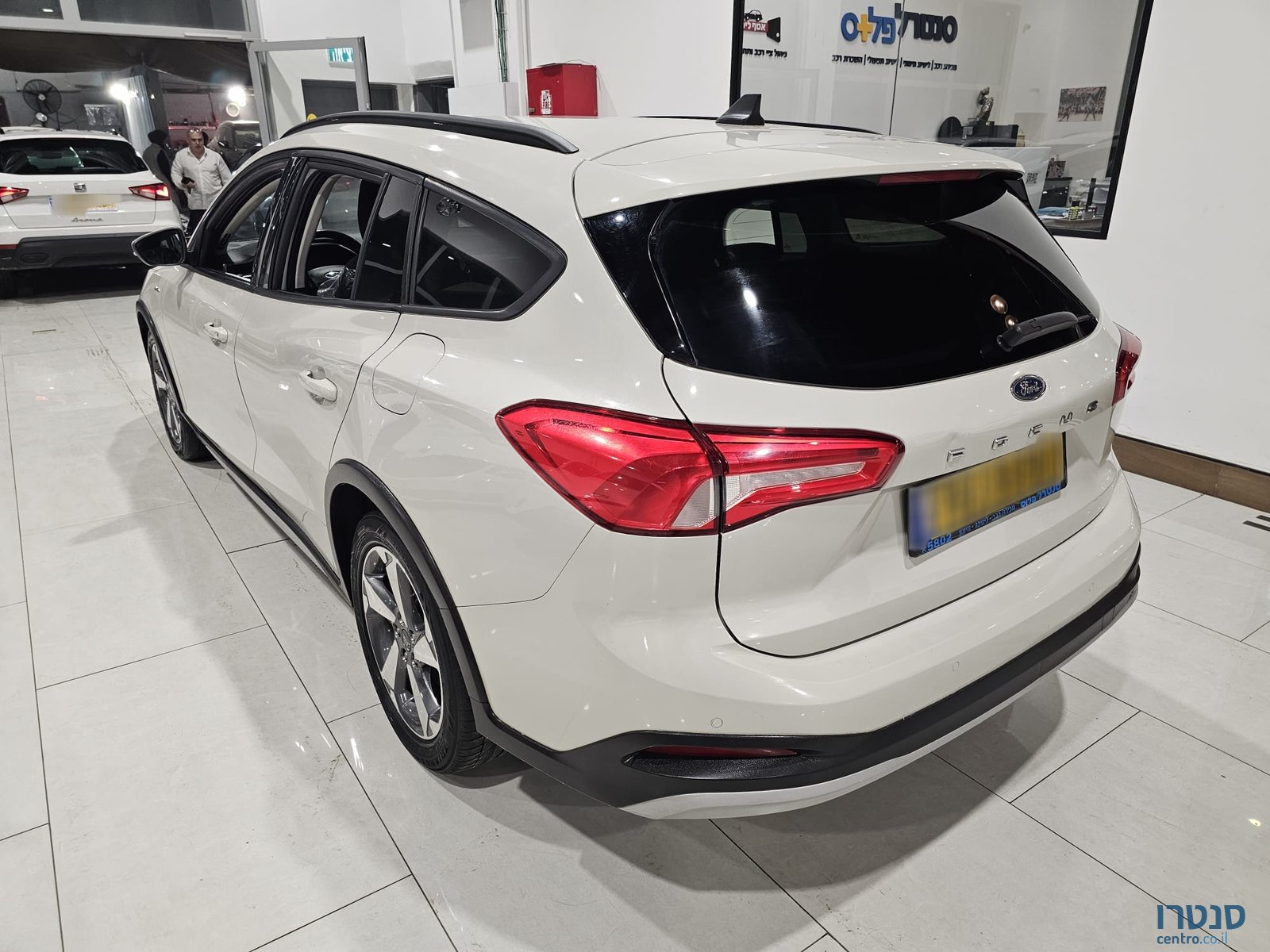 2022' Ford Focus סטיישן photo #2