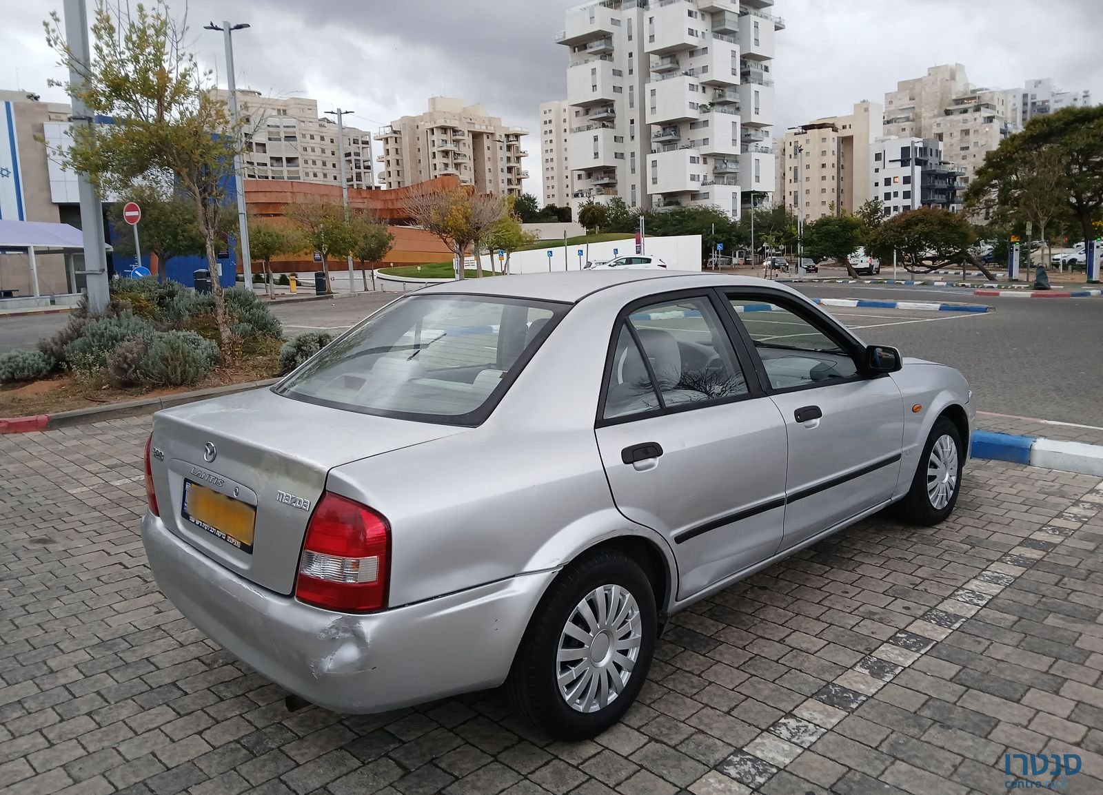2004' Mazda 323 מאזדה photo #4