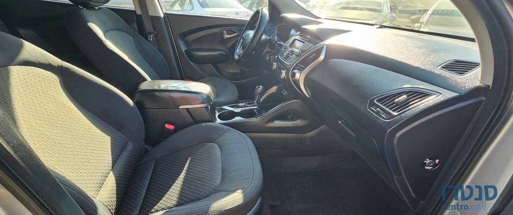2011' Hyundai ix35 יונדאי photo #6