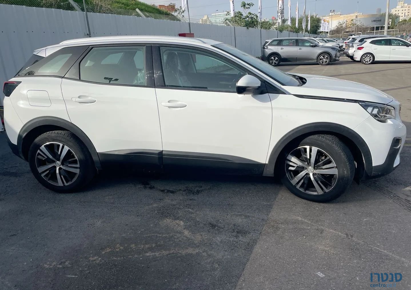 2020' Peugeot 3008 פיג'ו photo #2