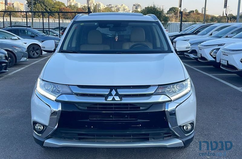 2017' Mitsubishi Outlander מיצובישי אאוטלנדר photo #2