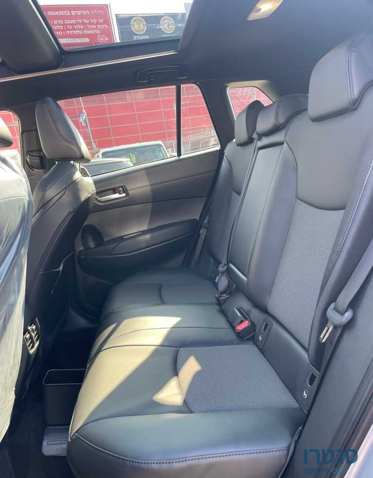 2023' Toyota Corolla טויוטה קורולה קרוס photo #6