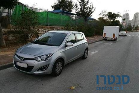 2014' Hyundai i20 אינספייר photo #2