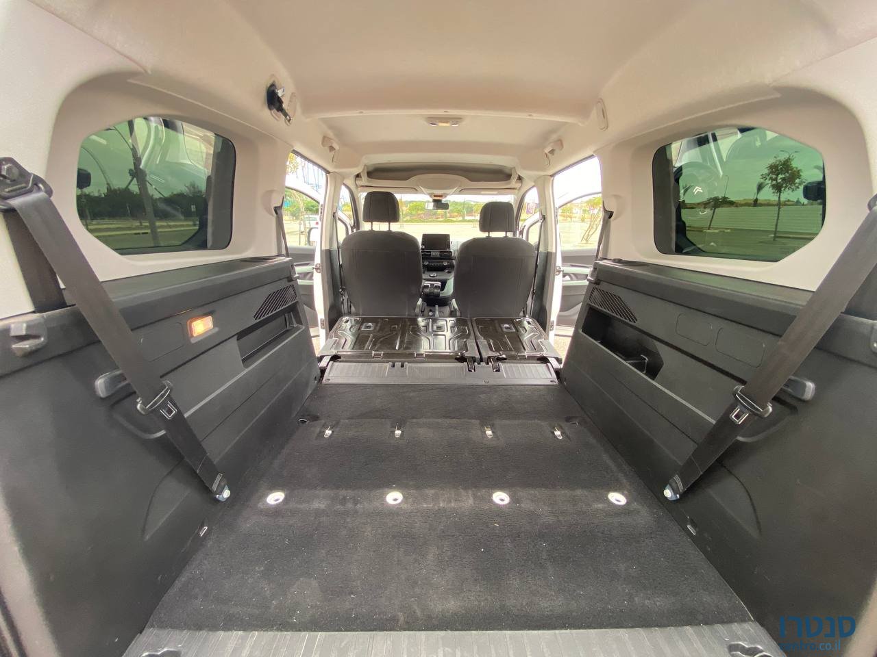 2020' Citroen photo #4