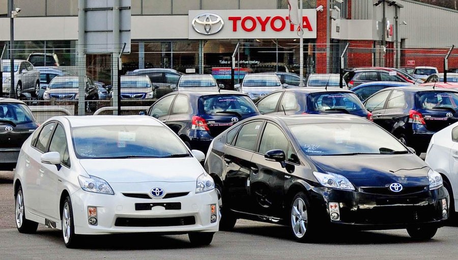 Toyota recalls 2.4 million Prius and Auris hybrids over stalling