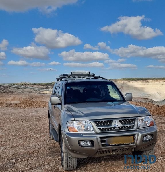 2002' Mitsubishi Pajero מיצובישי פג'רו photo #3