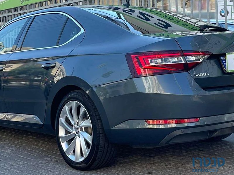 2018' Skoda Superb סקודה סופרב photo #4