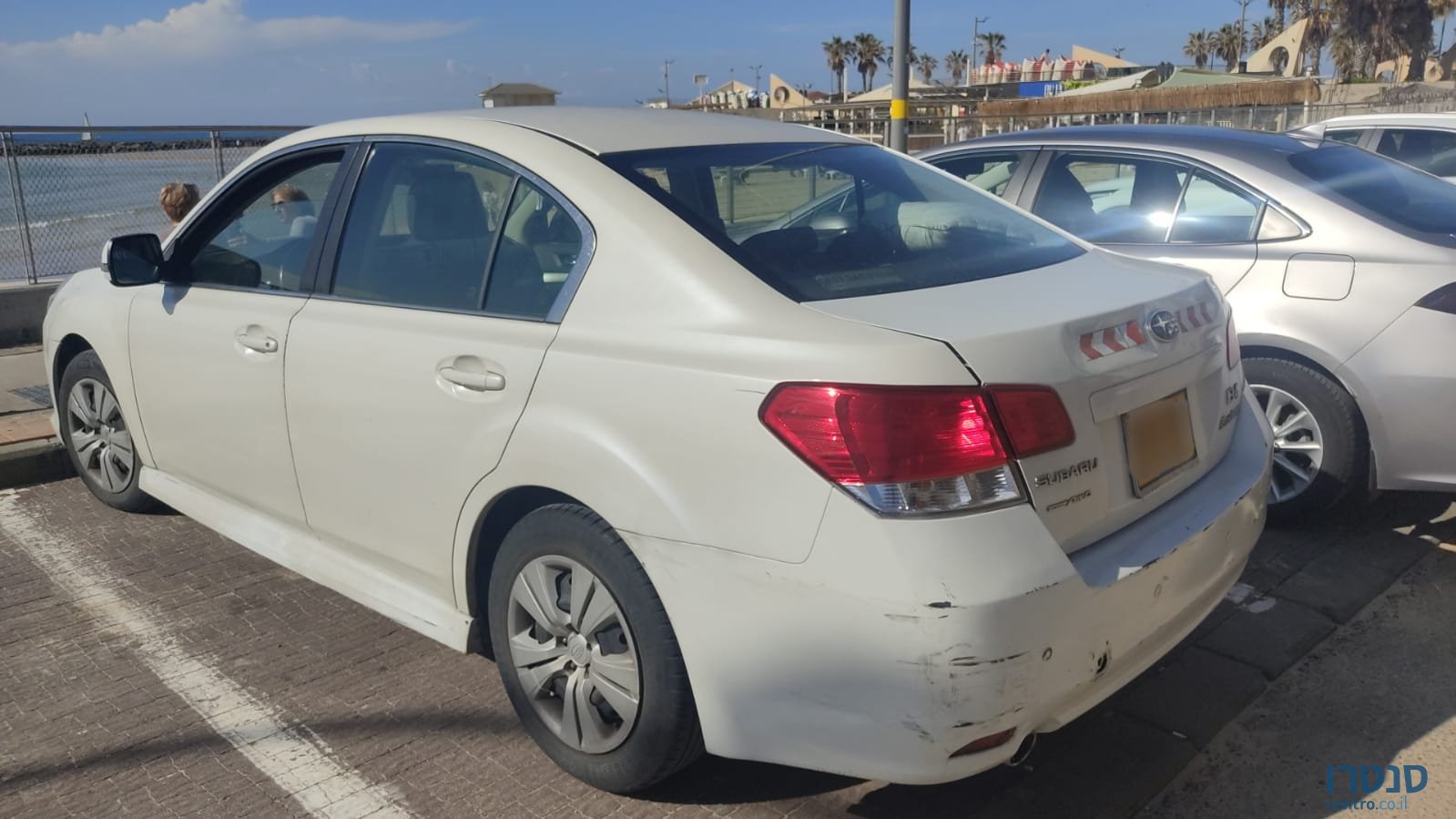 2011' Subaru B4 photo #3