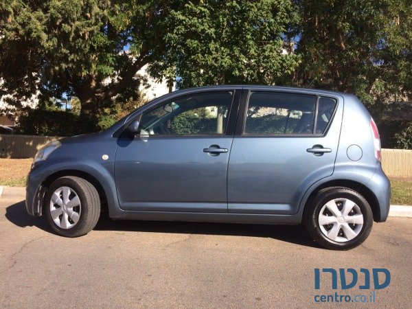 2010' Daihatsu Sirion photo #1