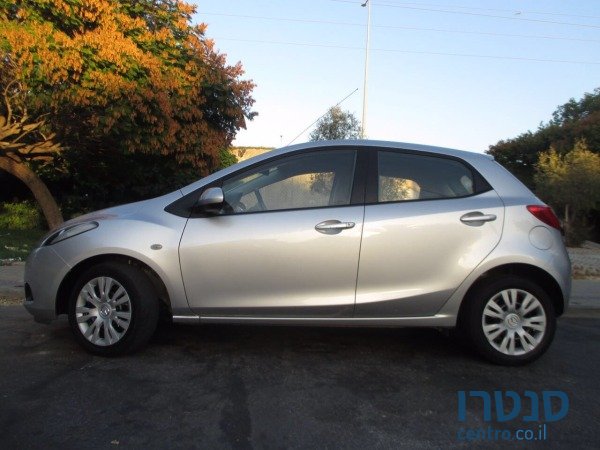 2008' Mazda 2 photo #2
