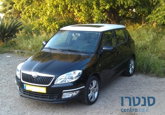 2011' Skoda Fabia photo #1