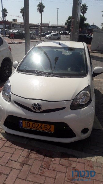 2013' Toyota Aygo photo #1