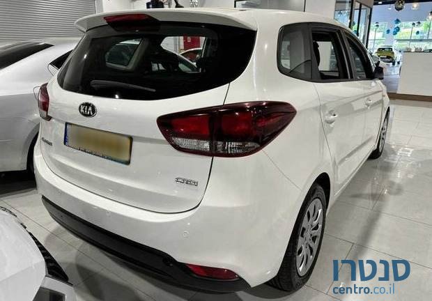 2019' Kia Carens photo #3