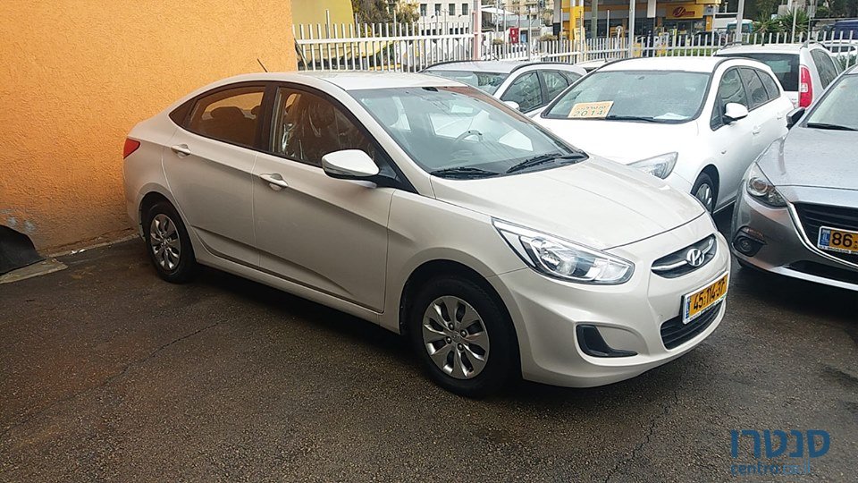 2016' Hyundai i25 photo #1