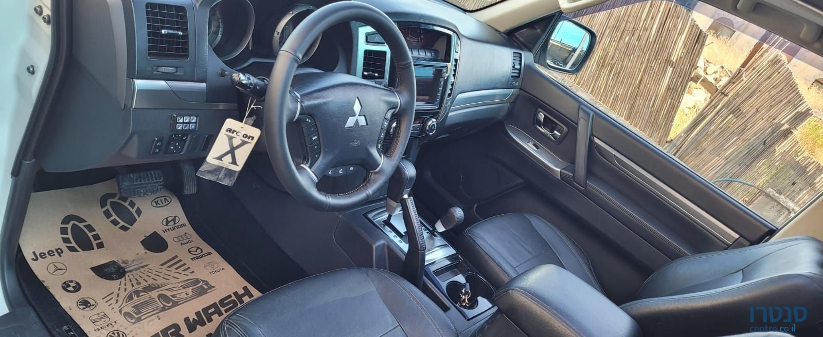 2017' Mitsubishi Pajero מיצובישי פג'רו photo #3